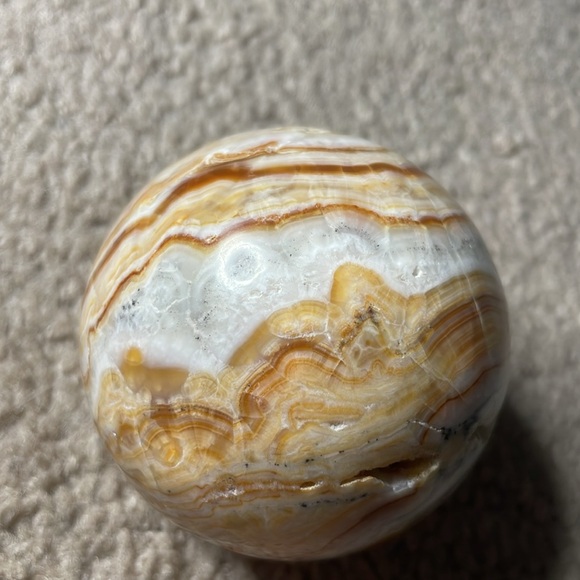 Banded Agate Sphere - 7.5 in circumference- stone has a few druzy inclusions-EUC - Picture 4 of 7
